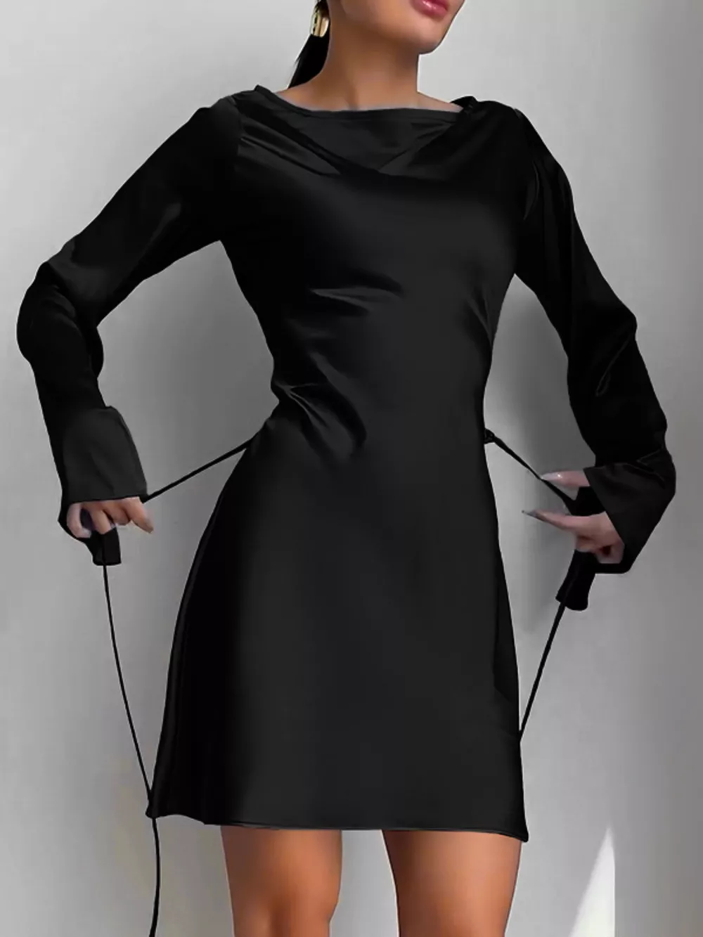 Elegant Mini Dress with Fare Sleeves