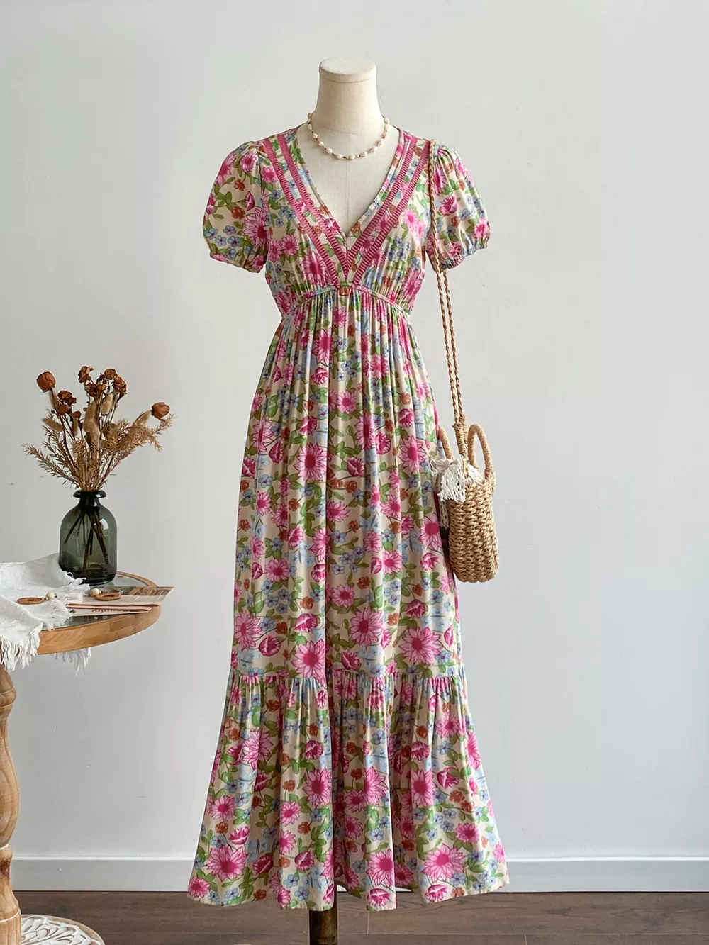 Floral Print V-Neck Puff Sleeve Dress