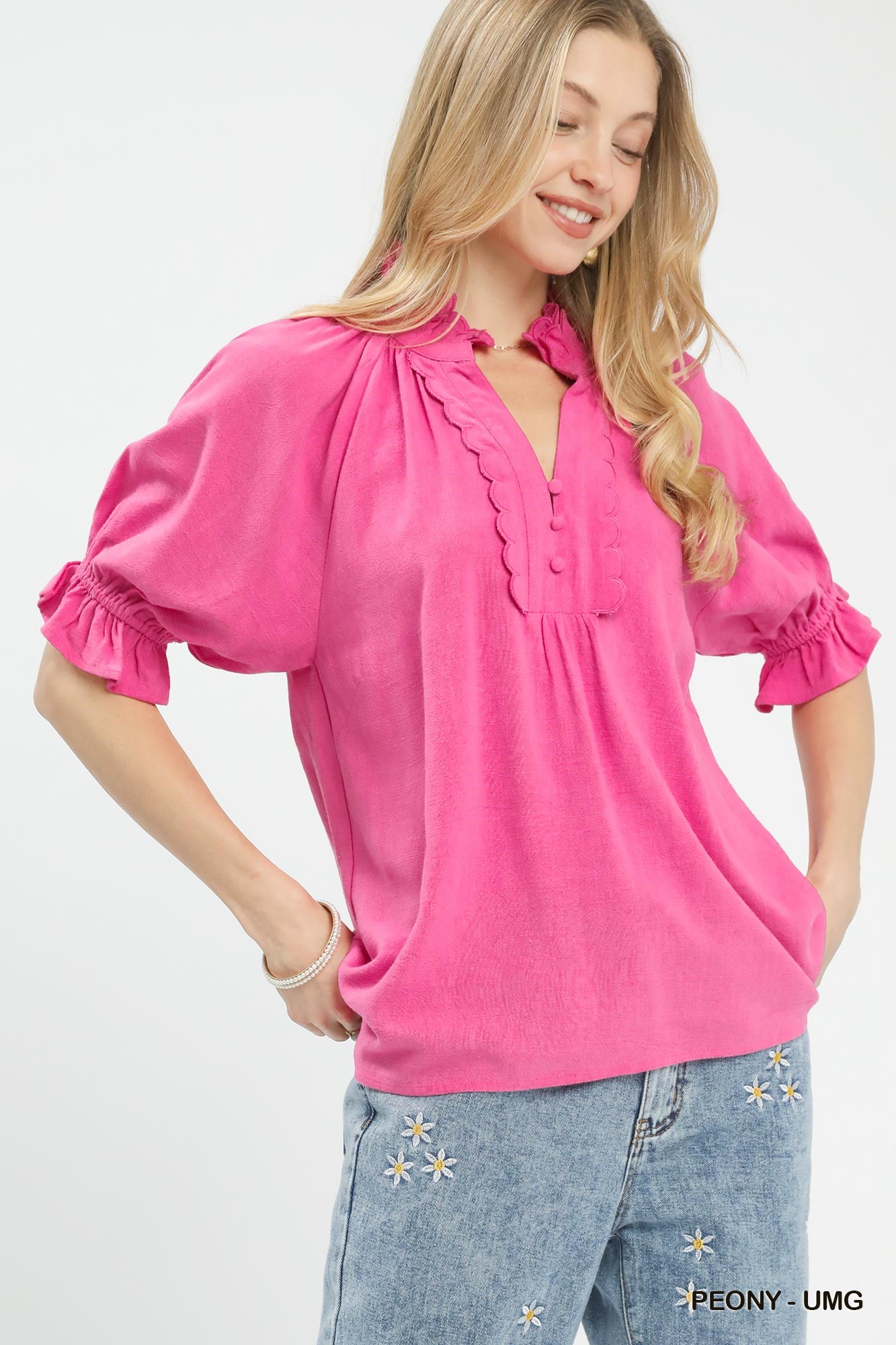 Umgee Linen Scalloped Ruffle Neck Blouse
